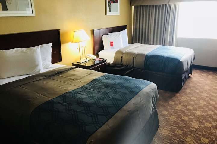 Room 27 of 40