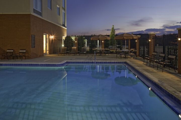 Hyatt Place Sacramento / Rancho Cordova