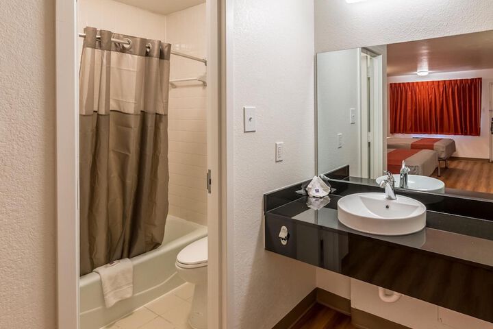 Room 15 of 29