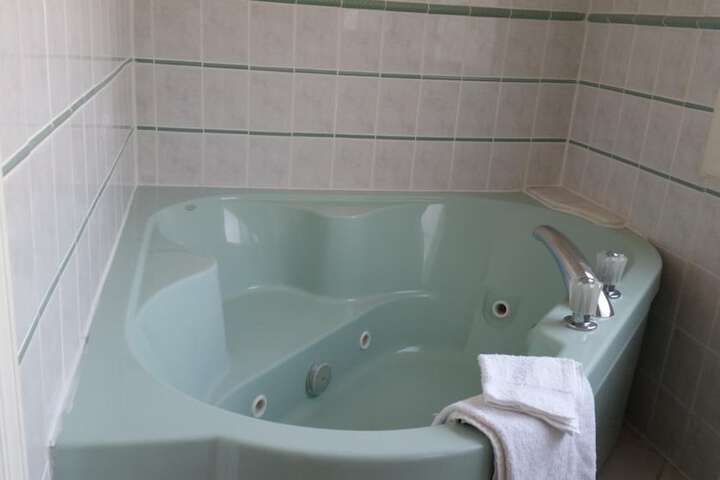 Room 10 of 21