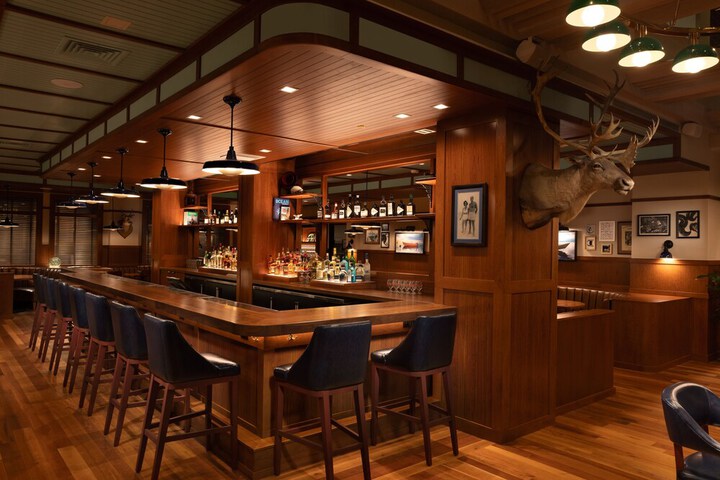 Lounge 115 of 146