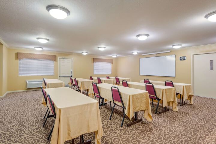 SureStay Hotel by Best Western Deer Park