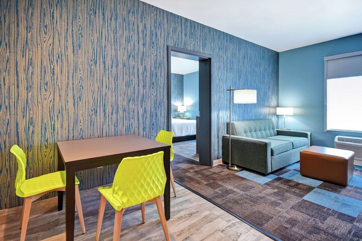 Room 15 of 39