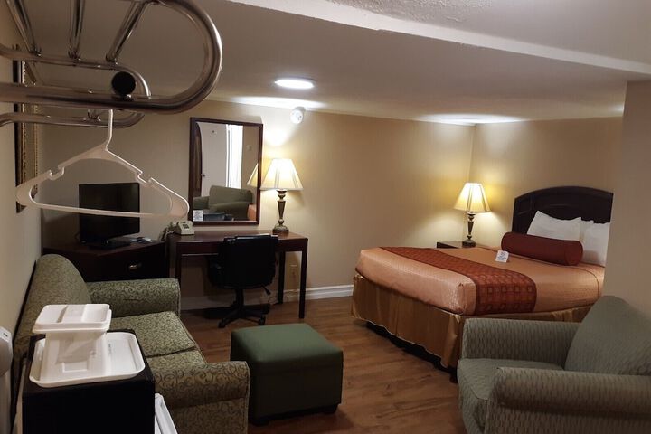 Room 13 of 24