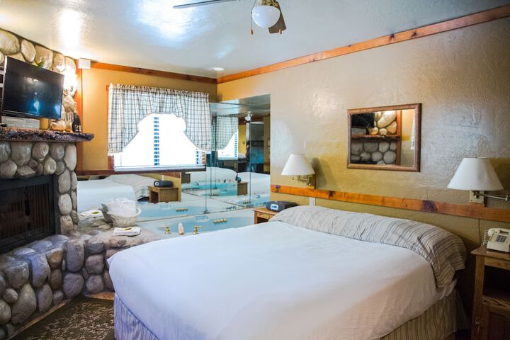 Room 40 of 48