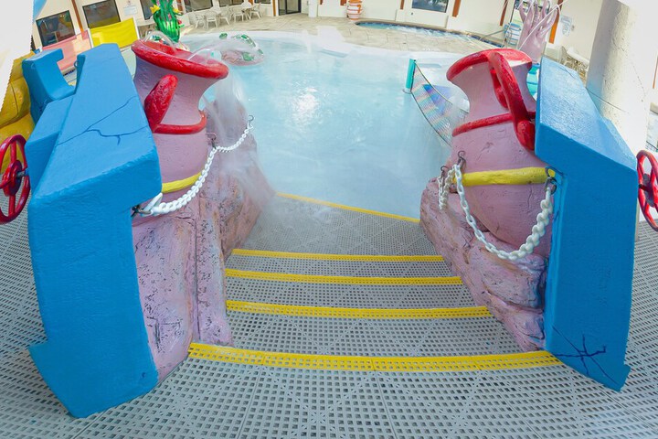 Grand Marquis Waterpark Hotel & Suites
