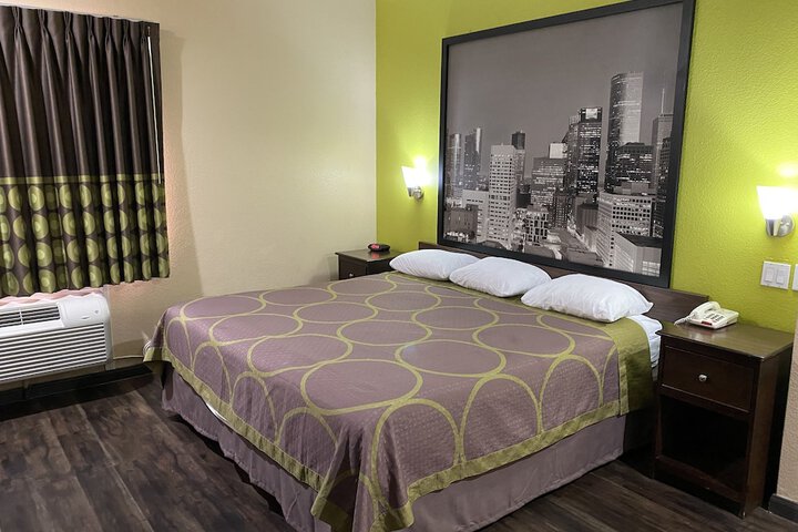 Room 25 of 36