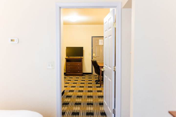 Country Inn & Suites by Radisson Helen, GA