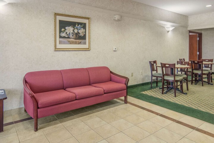 Hotel Interior 11 of 33