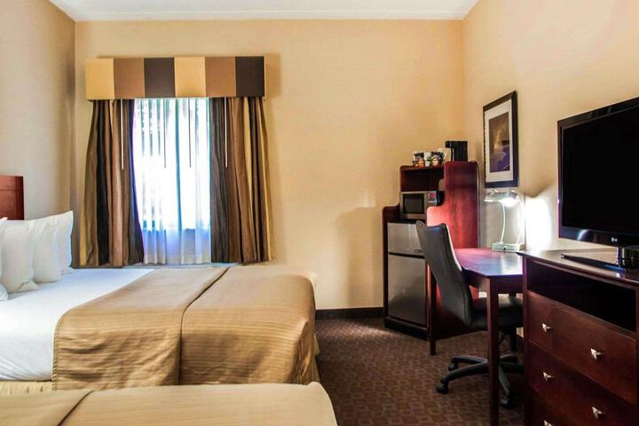 Quality Inn & Suites Peoria North