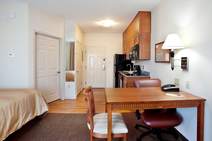 Room 32 of 47