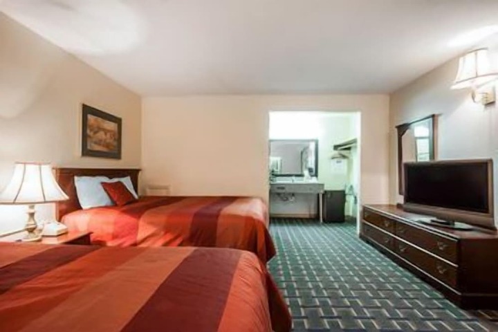 Room 4 of 19