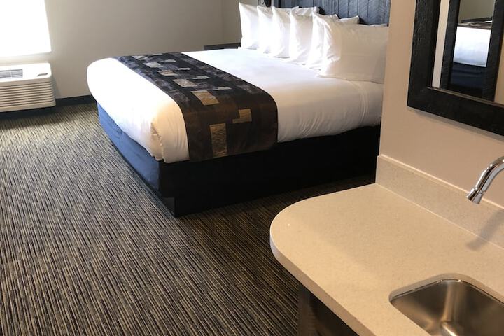 Room 25 of 61