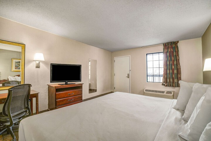 Room 17 of 29