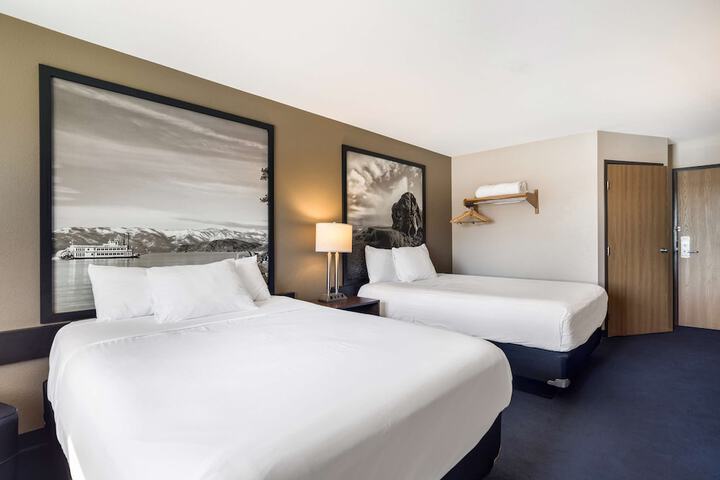 Room 34 of 38