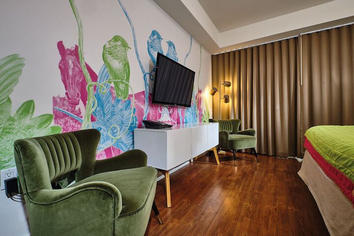 Room 28 of 108