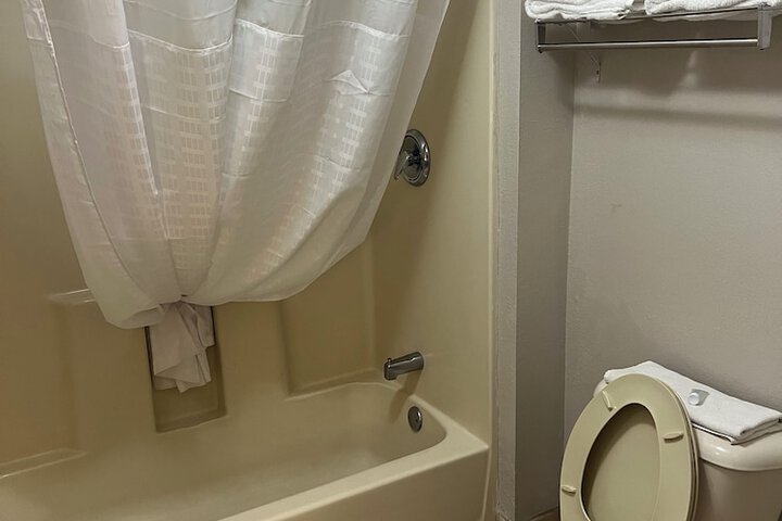 Room 13 of 24