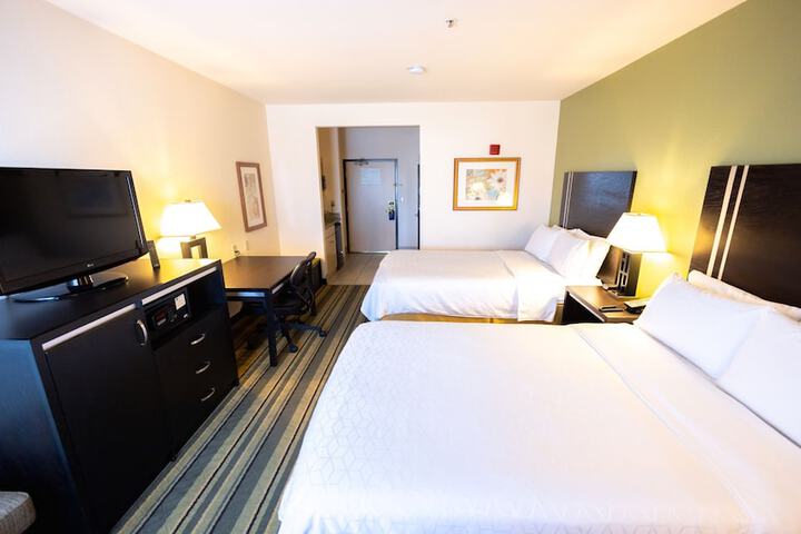 Room 51 of 150