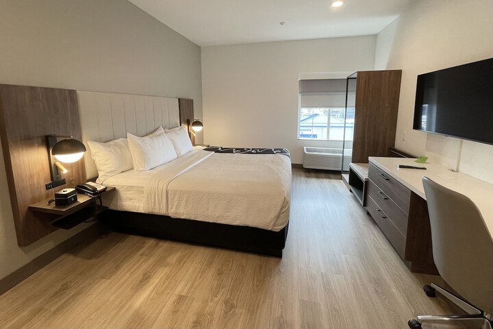 Room 51 of 63