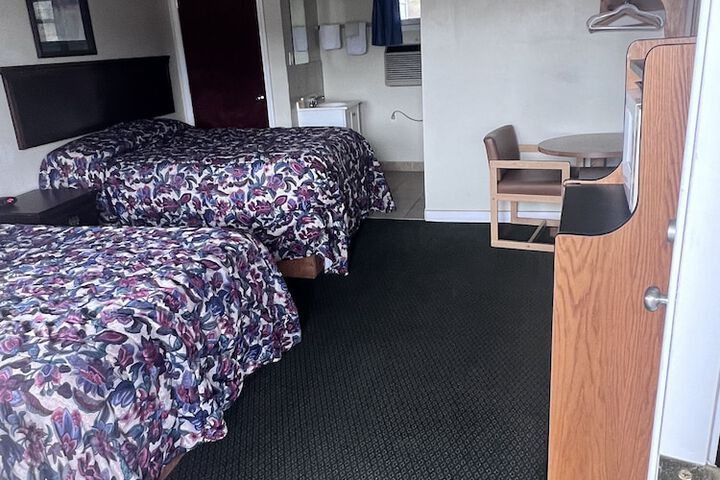 Room 14 of 30