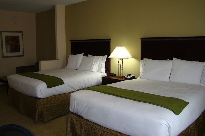 Holiday Inn Express Hotel & Suites Brownfield by IHG