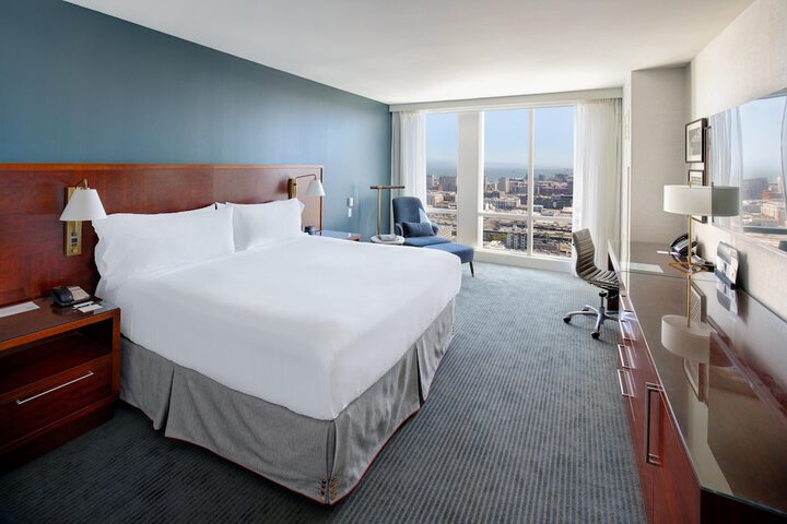 Room 52 of 118