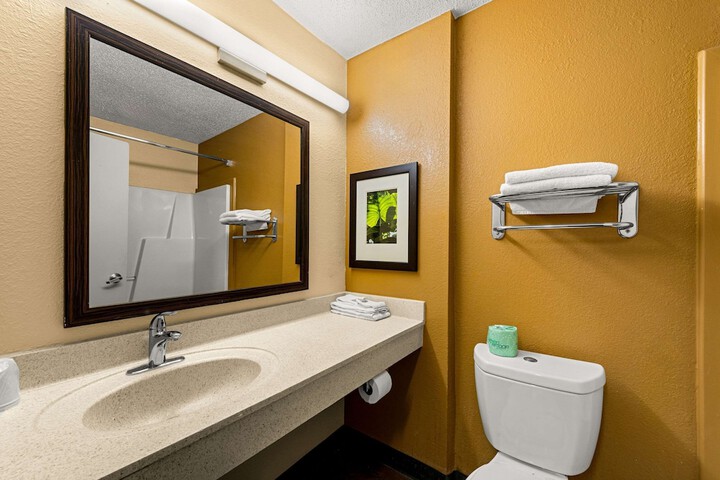 Room 17 of 18