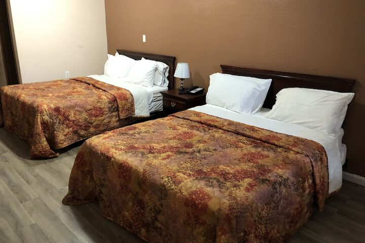Room 8 of 10