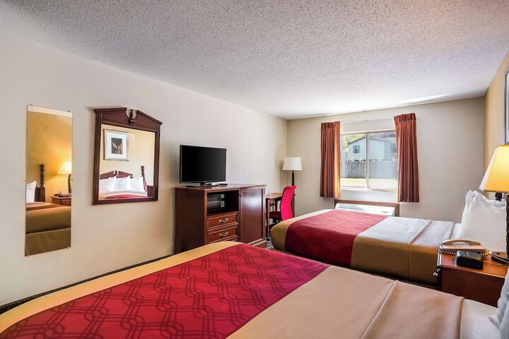 Room 32 of 35