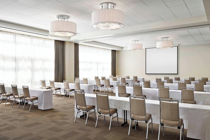 Four Points by Sheraton Kelowna Airport