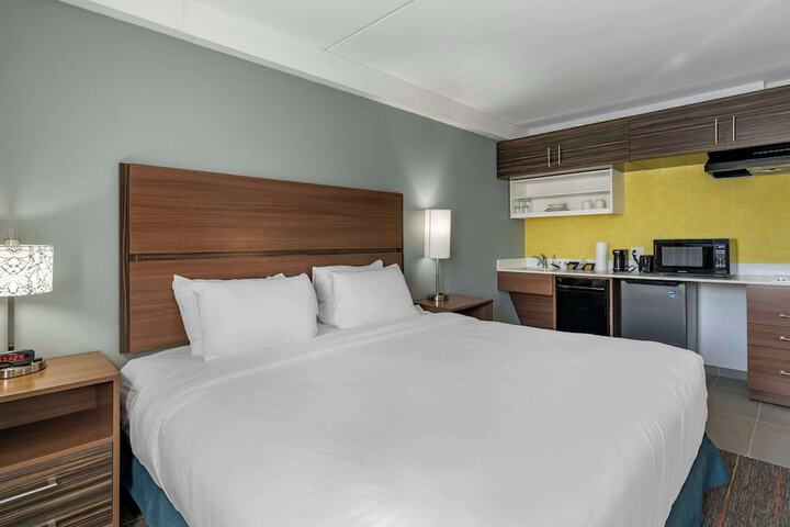 Room 18 of 36
