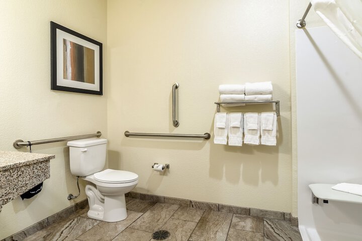 Cobblestone Hotel & Suites - Paxton
