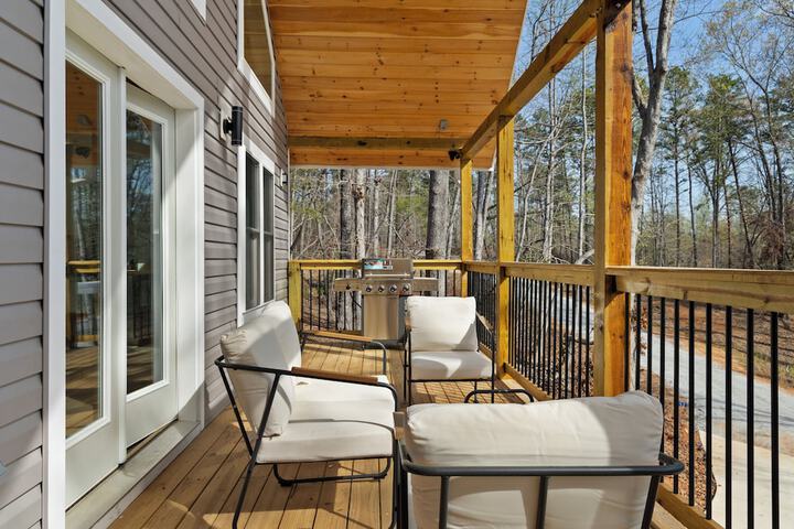 Lake Hartwell Escape