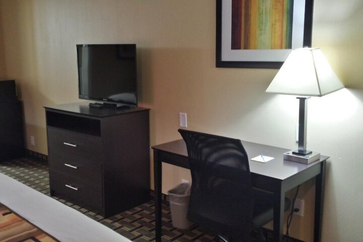 Room 19 of 28