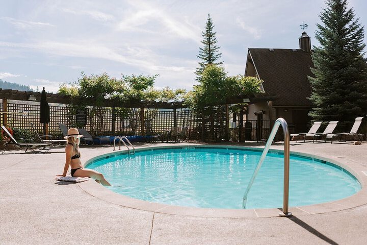 Pool 14 of 136