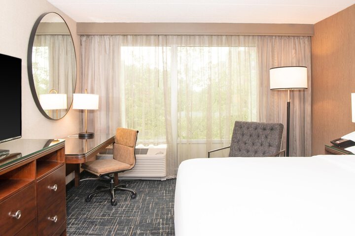Room 47 of 77
