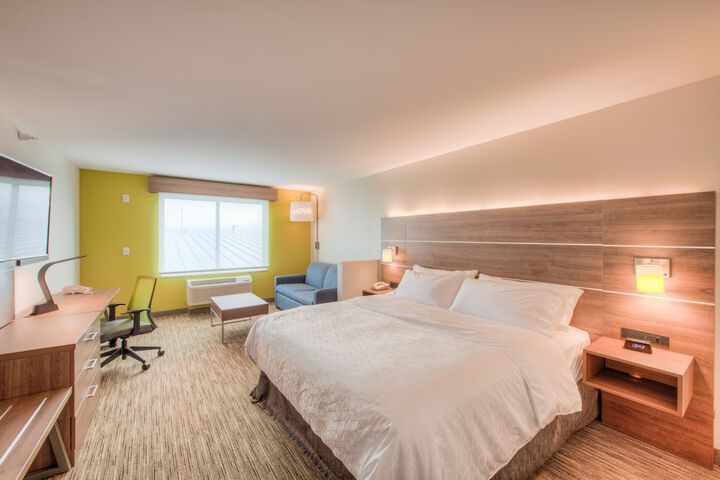 Room 13 of 20