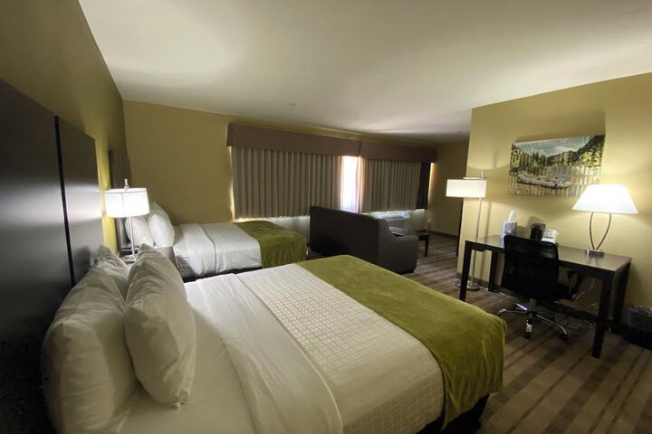 Room 13 of 38