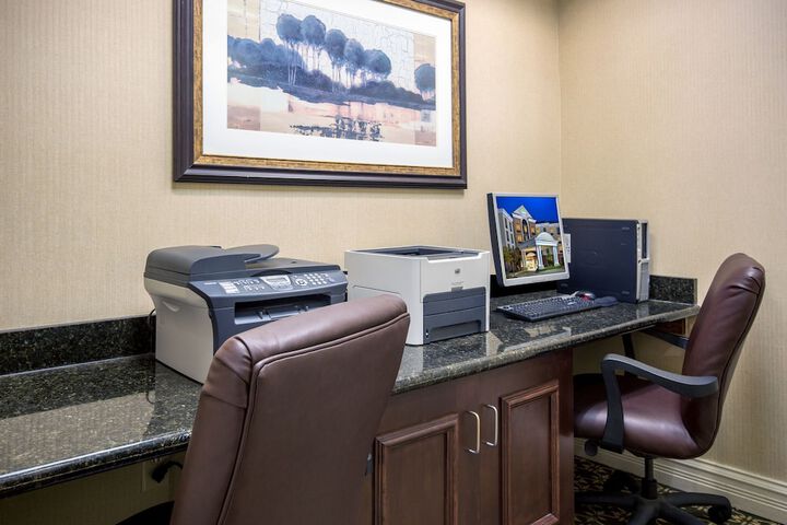 Holiday Inn Express & Suites Flowood by IHG
