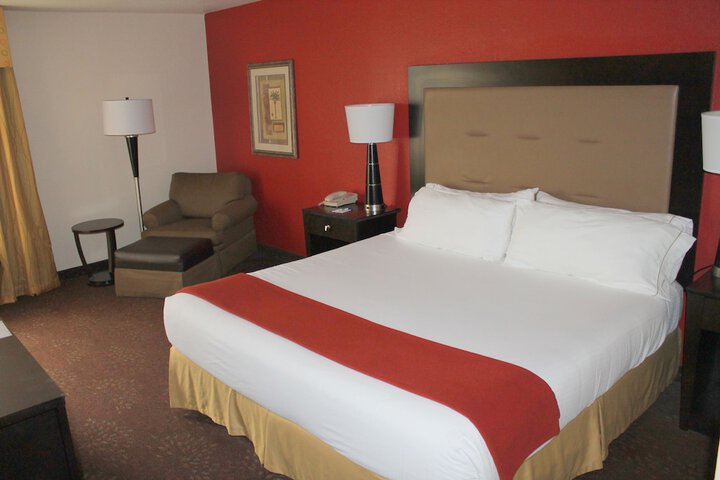 Room 37 of 60