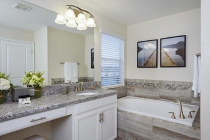 Luxury 5 bedroom home with private pool