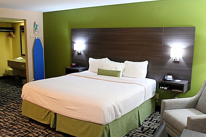 Room 22 of 28