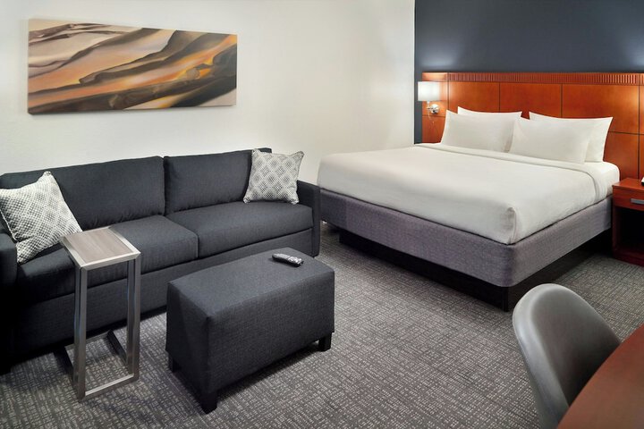 Courtyard by Marriott Tallahassee Downtown / Capitol