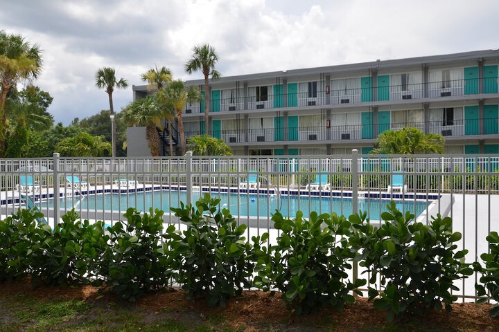 Pool 5 of 27