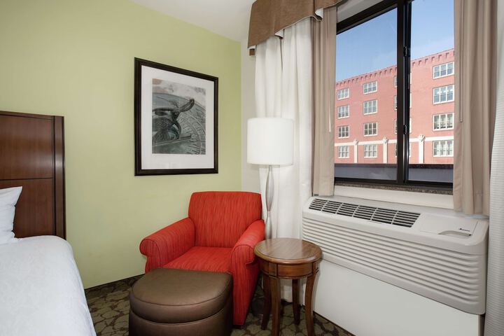 Hilton Garden Inn Lincoln Downtown / Haymarket