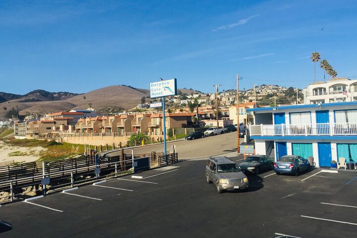 Dolphin Cove Motel