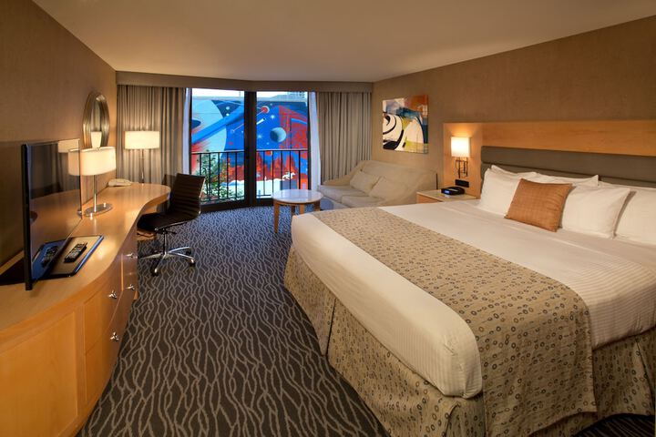 Room 17 of 30