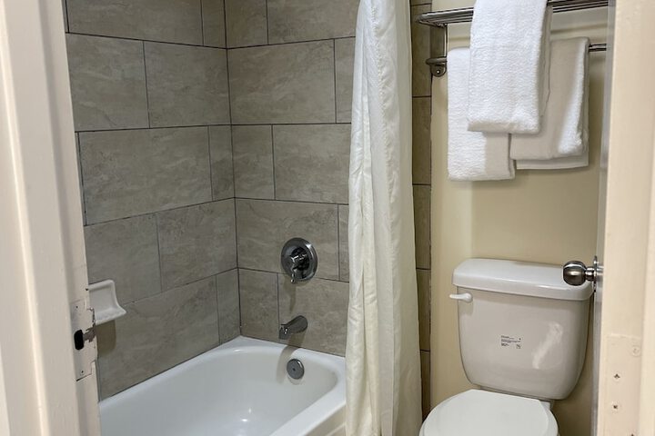 Room 15 of 19