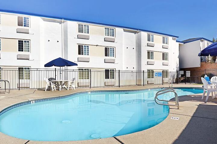 Motel 6 Auburn CA