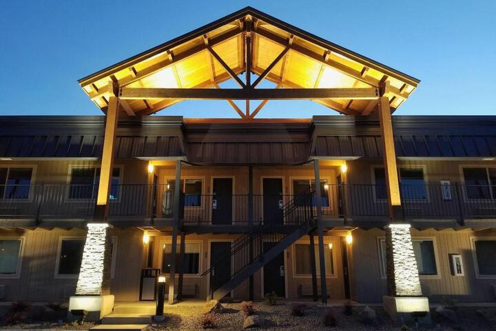 The Hotel Y